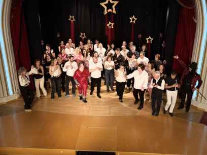 San Leonardo vibra con el espectáculo de Dani y "La Fábrica del Baile"