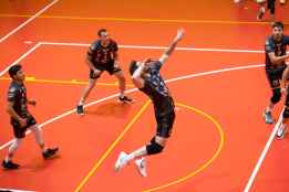 El Sporting acrecienta su ventaja en liderato tras victoria frente a su principal rival