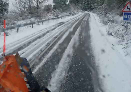 Las nevadas complican tráfico en carreteras de León y Zamora