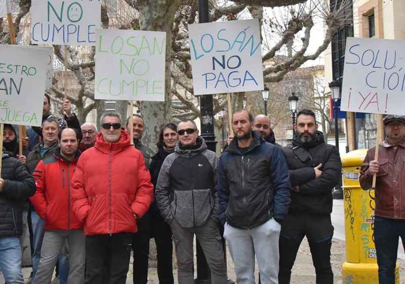 Los trabajadores de Losán exigen su salario en concentración