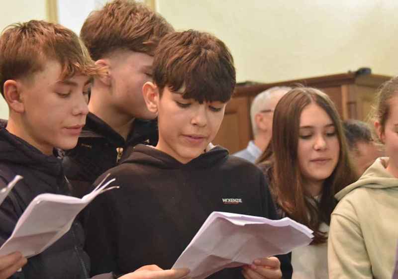 Los institutos Machado y Castilla recuerdan a las 23 víctimas sorianas del Holocausto