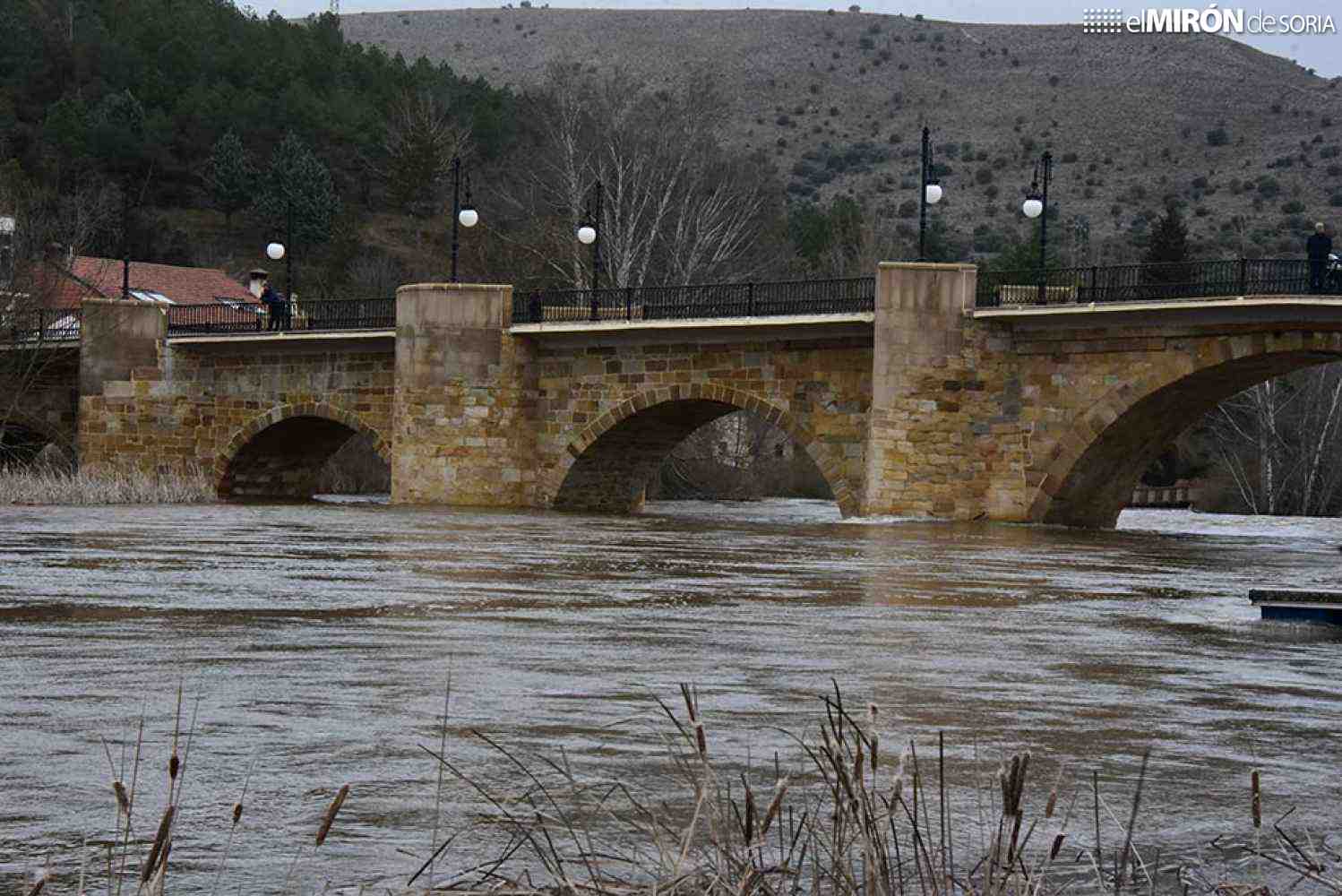 La CHD mantiene tres puntos críticos en el Duero soriano por crecida del río