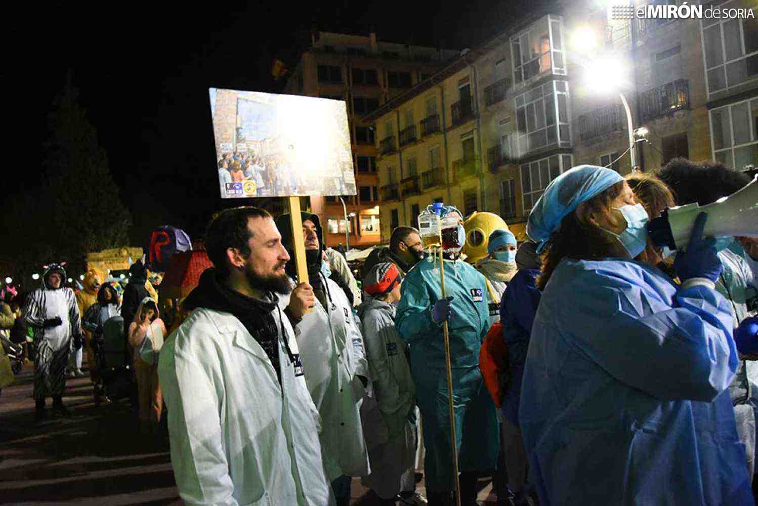 Reivindicación sanitaria de la asociación del Casco VIejo de Soria en el desfile de carnaval