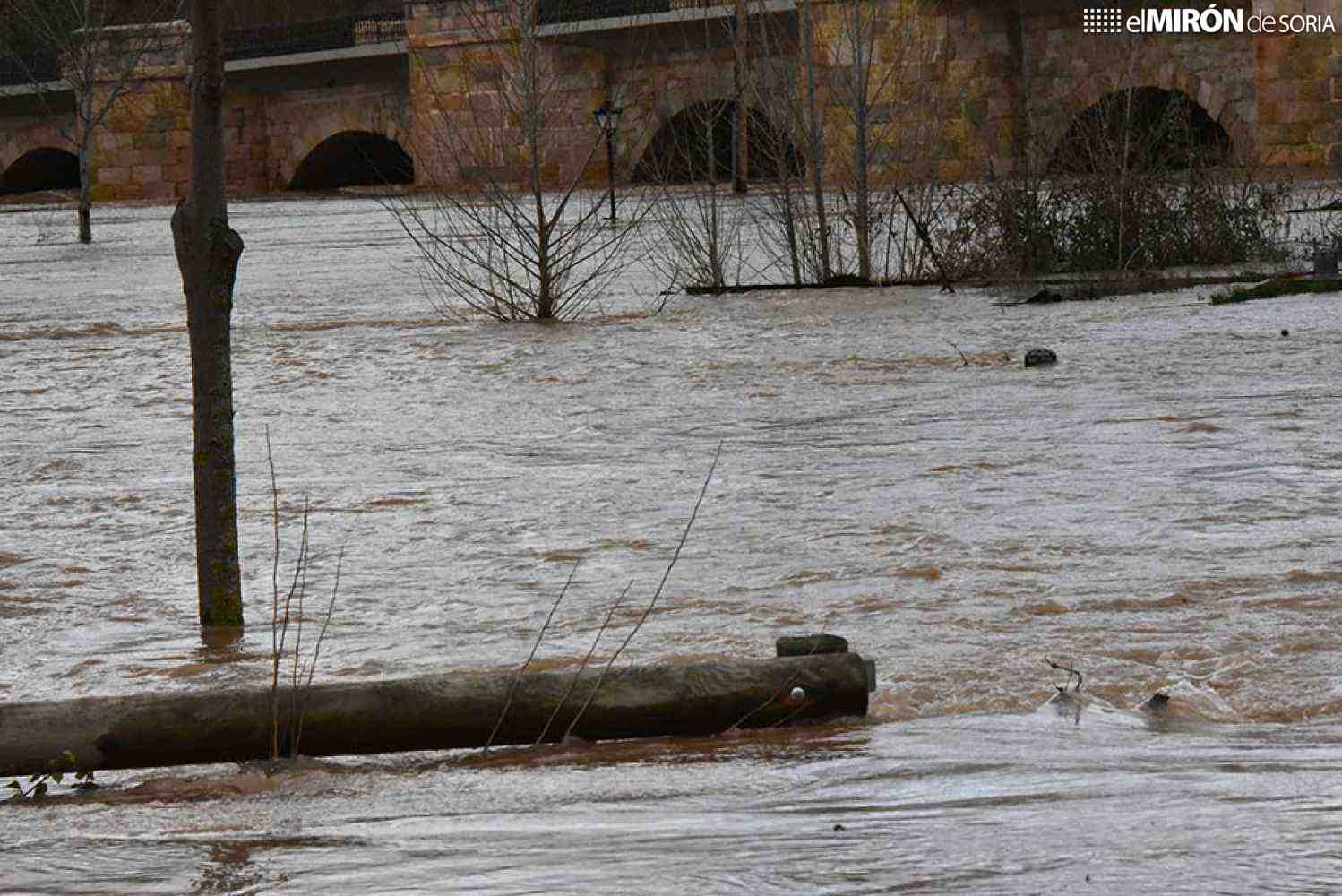 El Duero mantiene su alerta roja en Cuera del Pozo y Navapalos
