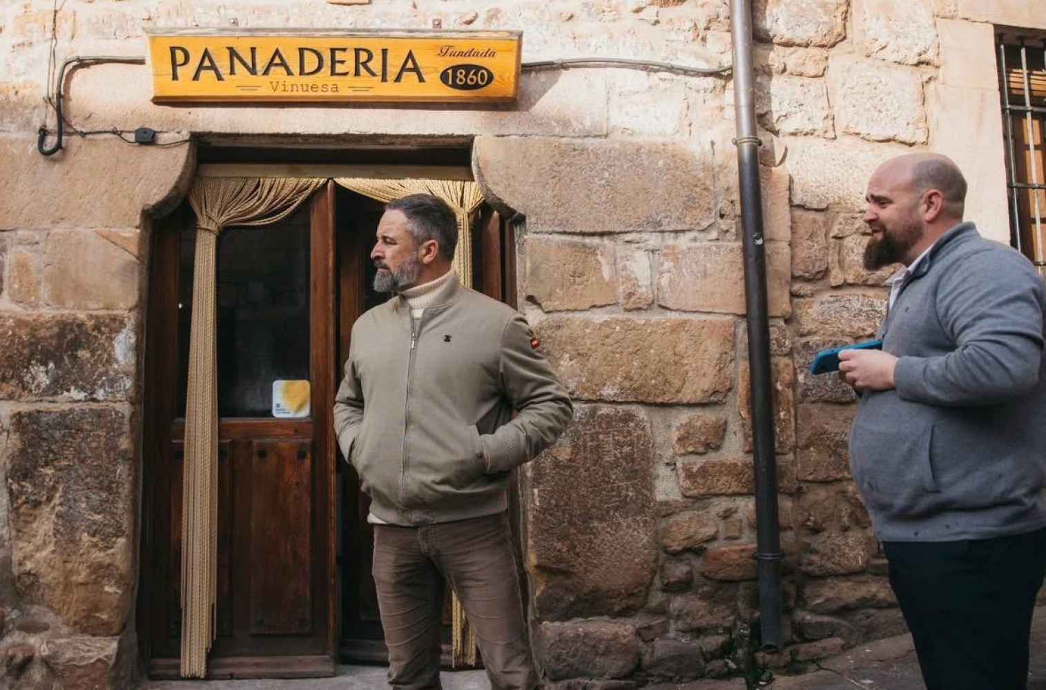 Santi Abascal pernocta en Vinuesa en su recorrido electoral por Soria