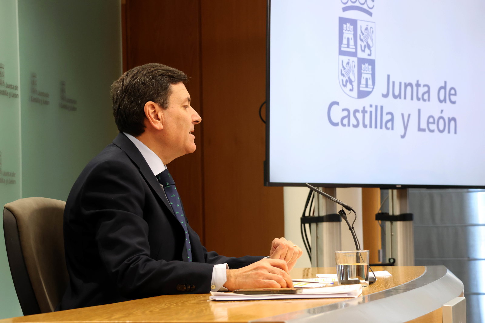 La Junta aprueba 28 medidas, con 286 millones, para crisis provocada por guerra de Irán