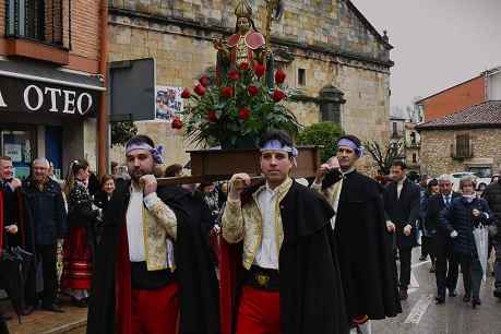 San Leonardo: misa y procesión en las Candelas