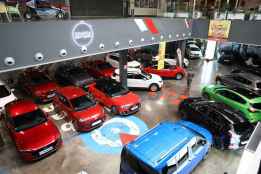 Doscientos vehículos de ocasión y seminuevos se ofrecen en centro comercial Camaretas