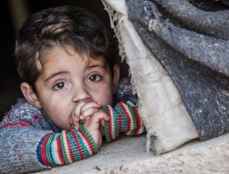 Casi un millón de niños en España vive sin tener las necesidades básicas cubiertas