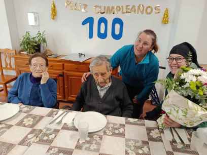Hipólito Carnicero, de Lubia, celebra su centenario en residencia de Tardelcuende