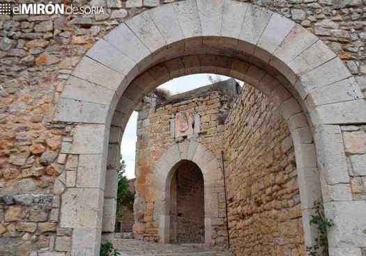 El Ministerio de Cultura presenta en Soria libro sobre intervención en murallas de Rello 