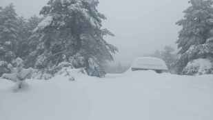 Soria mira al posible deshielo en la nevada sierra de Urbión