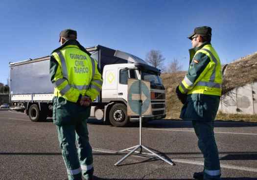 Campaña de tráfico para controlar que camiones y autobuses circulen seguros