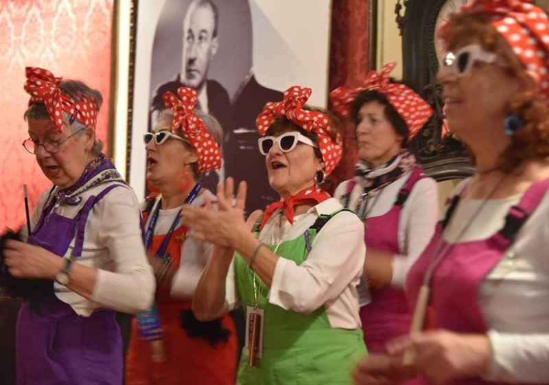 "Las Quasimozas" ponen humor al carnaval soriano con sus chirigotas