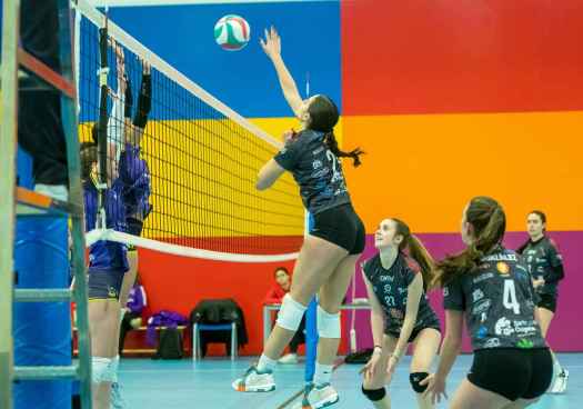 El Sporting femenino se asienta en segunda plaza de Segunda División de voleibol