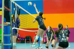 El Sporting femenino se asienta en segunda plaza de Segunda División de voleibol