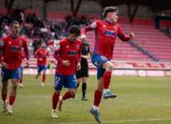 La fortuna sonríe al Numancia para ganar al C.D. Ourense