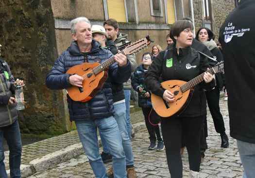 Martes de carnaval con la ronda popular de Duruelo de la Sierra