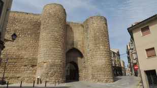 Licitadas obras para restaurar puerta de la Villa-Herreros en muralla de Almazán