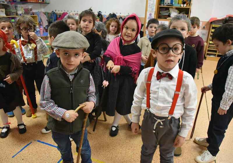 Los escolares de Escolapios de Soria homenajean a sus abuelos en sus 100 primeros días de curso