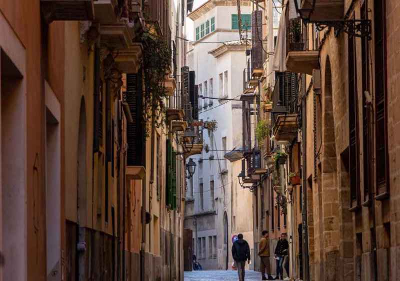 Una familia con ingresos medios puede hacer frente a hipoteca de mitad de pisos de dos habitaciones
