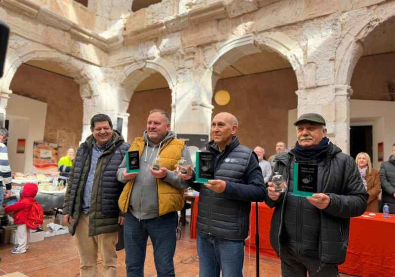 Francisco Esteban, de Laina, presenta la mejor trufa en feria de Medinaceli