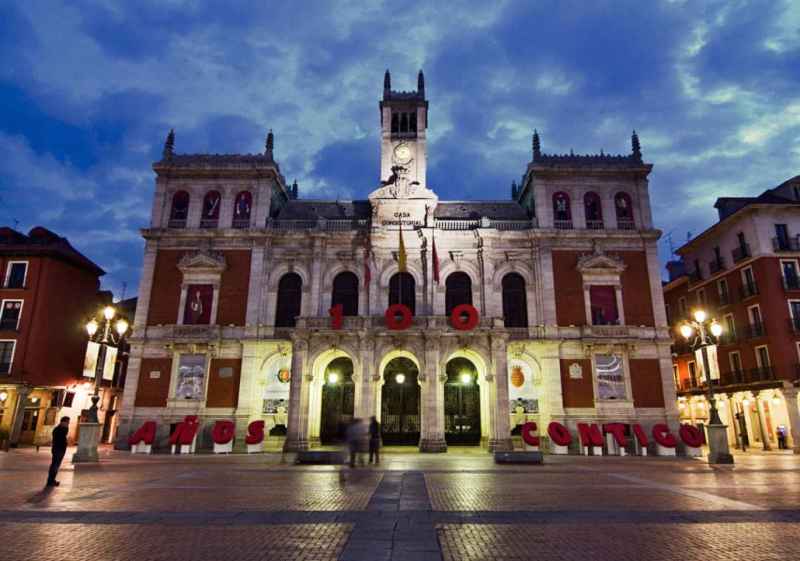 Las administraciones deben pagar permiso parental anterior a julio de 2025