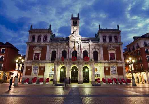 Las administraciones deben pagar permiso parental anterior a julio de 2025