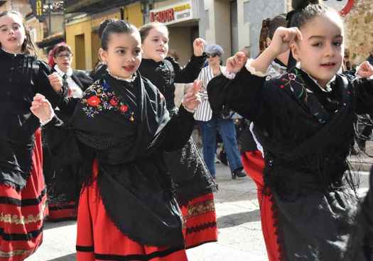 San Leonardo disfruta con su nueva edición de las matanzas del cerdo