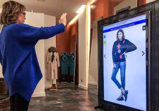 La Oficina Acelera pyme de FOES muestra a comercios potencial de lA para renovar escaparates