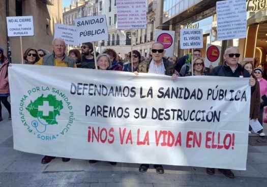 Los ciudadanos salen a la calle para exigir sanidad pública 