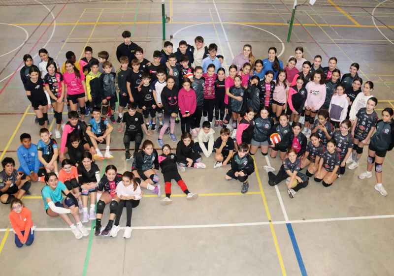 El Sporting Santo Domingo reúne a veintena de jugadores en Día del Amigo