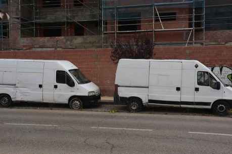 Los Royales denuncia conversión de sus calles en "depósito judicial" de vehículos abandonados  