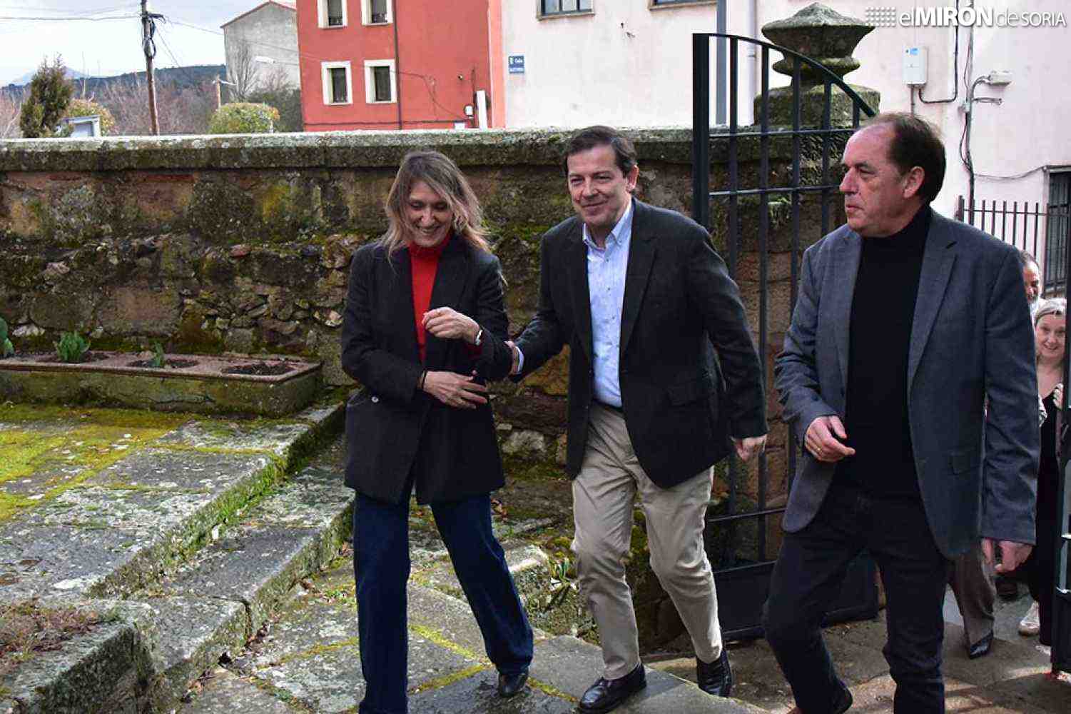 El PP gana de nuevo elecciones autonómicas pero necesita a Vox para gobernar