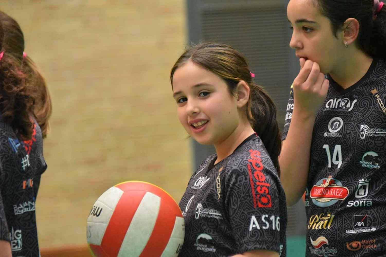 La cantera femenina del Sporting Santo Domingo, en acción