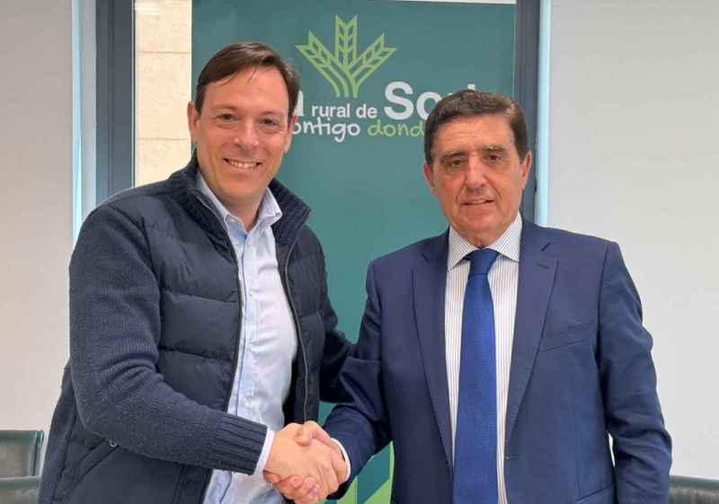 Renovación del convenio entre Caja Rural de Soria y el CD Calasanz