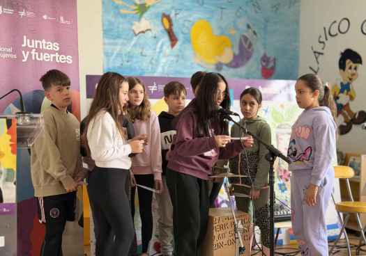Un mural intercultural y la voz de los escolares protagonizan 8M en San Esteban de Gormaz