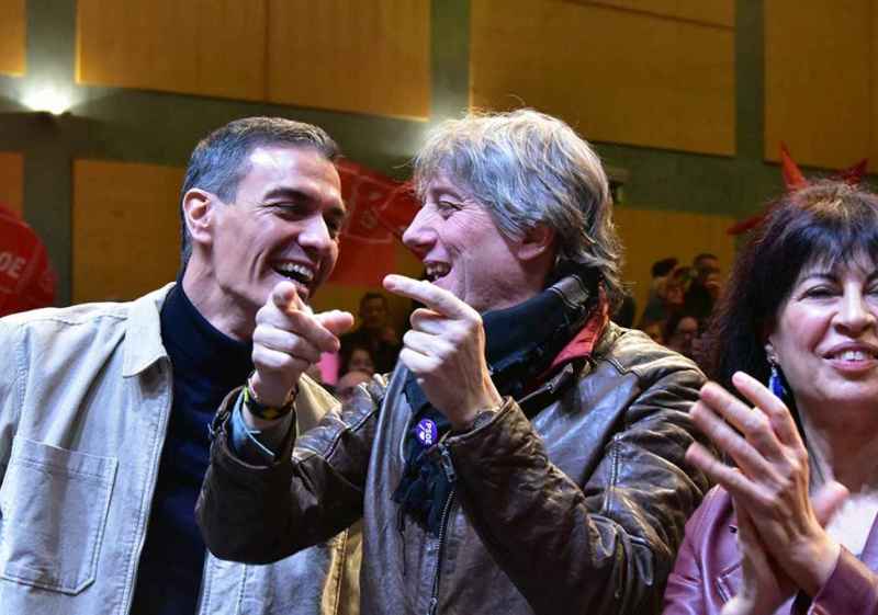 Pedro Sánchez apoya al candidato Carlos Martínez en Soria
