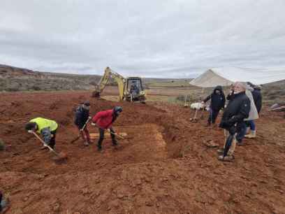 Diputación financia exhumaciones de Recuerdo y Dignidad en La Riba de Escalote