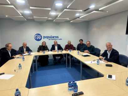 El sector porcino traslada a PP y PSOE estrategia clara para garantizar su futuro en Castilla y León