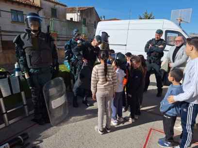 La Guardia Civil acerca su labor al alumnado del C.E.I.P. Sor María de Jesús de Ágreda