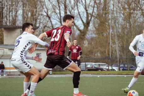 El Numancia, pese a su derrota, sigue a un punto de la zona de promoción