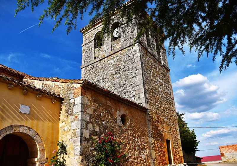 Fuentearmegil, en plena comarca Tierra del Burgo