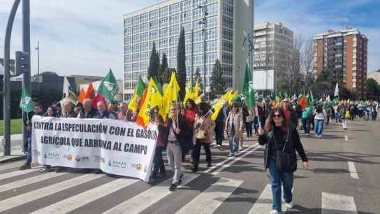 Los agricultores se movilizan contra "especulación feroz" en gasóleo y fertilizantes