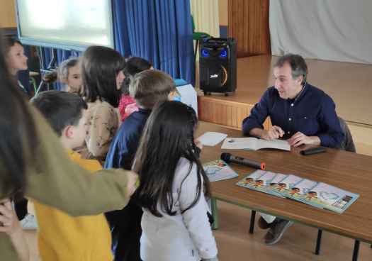 La Fundación Pedro Navalpotro conciencia, con un cuento, sobre el uso responsable del agua