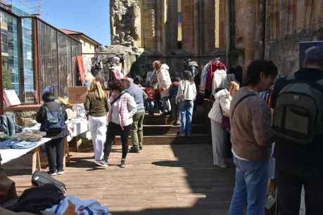 Mercadillo de segunda mano en el casco viejo de Soria