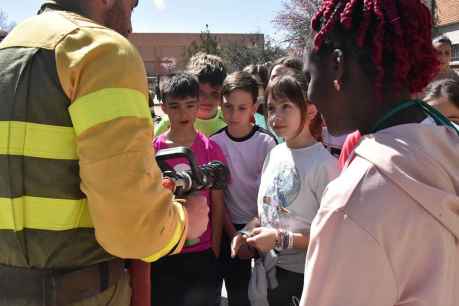 La Junta conciencia a escolares del colegio Fuente del Rey sobre prevención de incendios forestales