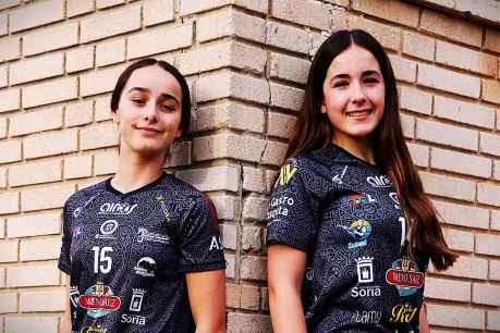 Dos jugadoras infantiles del Sporting participan en Supervisión Sub-15 de RFEVB