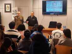 Alumnos del Campus de Soria visitan la Subdelegación de Defensa