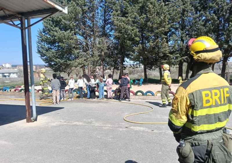 Almazán abre ronda de talleres escolares sobre prevención de incendios, con participación de BRIF